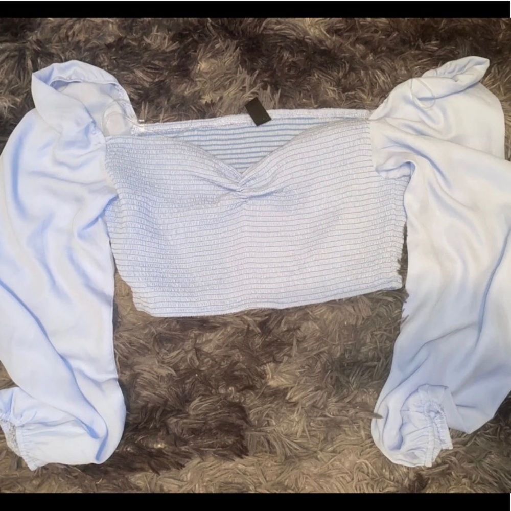 Long sleeve crop shirt
